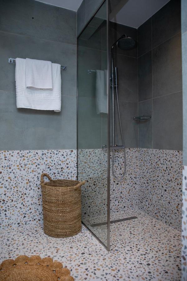 Artemis Suite Agia Marina  Exterior photo